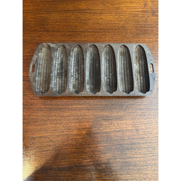Vintage Cast Iron Cornbread Pan 7 Stick Corn Cob Mold Baking Tray Muffin Pan - Picture 3 of 7